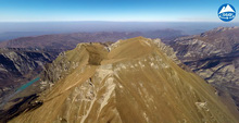  Авиапанорама южнее вершины Чиджитыхох / Aerial panorama south of Mount Maiden 