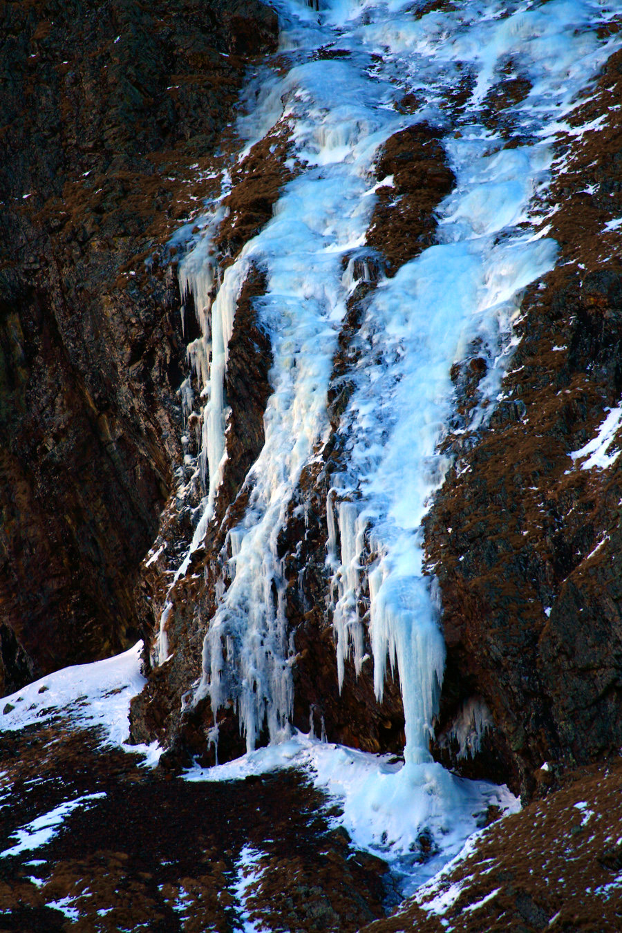 Замерзшие Мидаграбинские водопады
